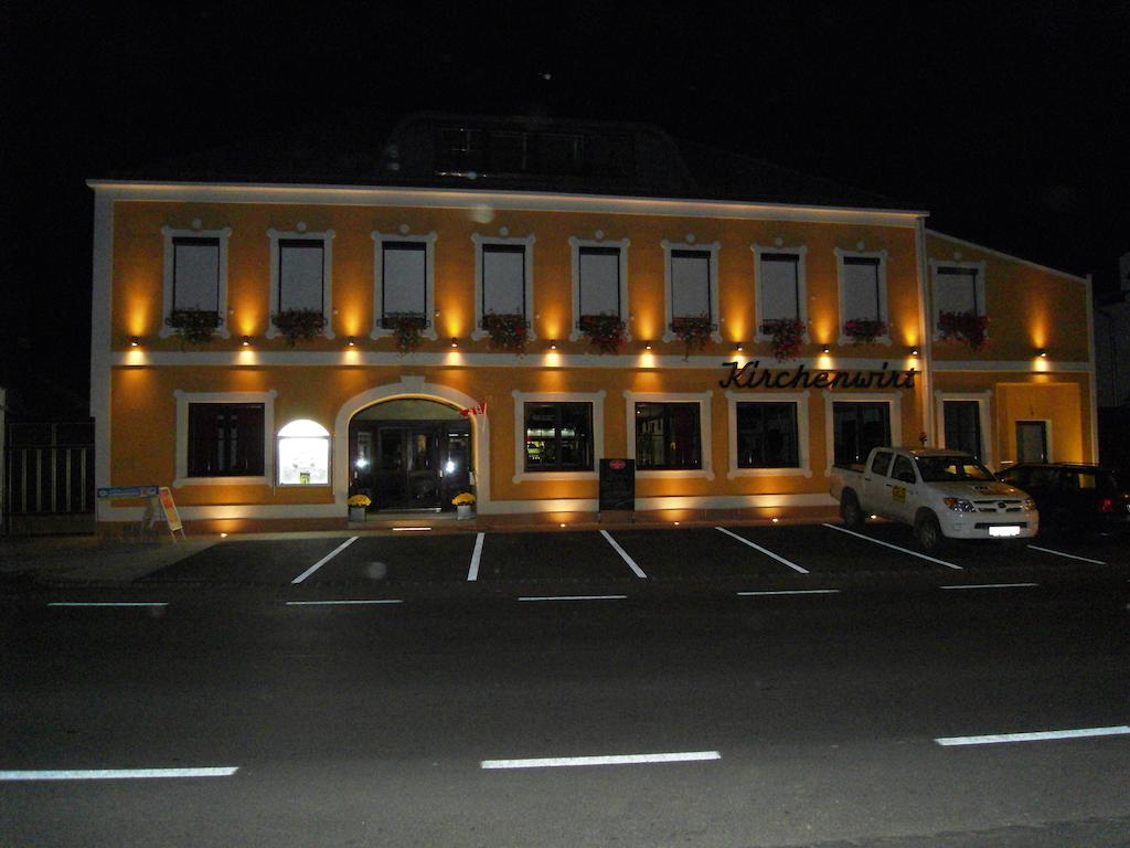 Weinhotel Kirchenwirt Gols Exterior photo