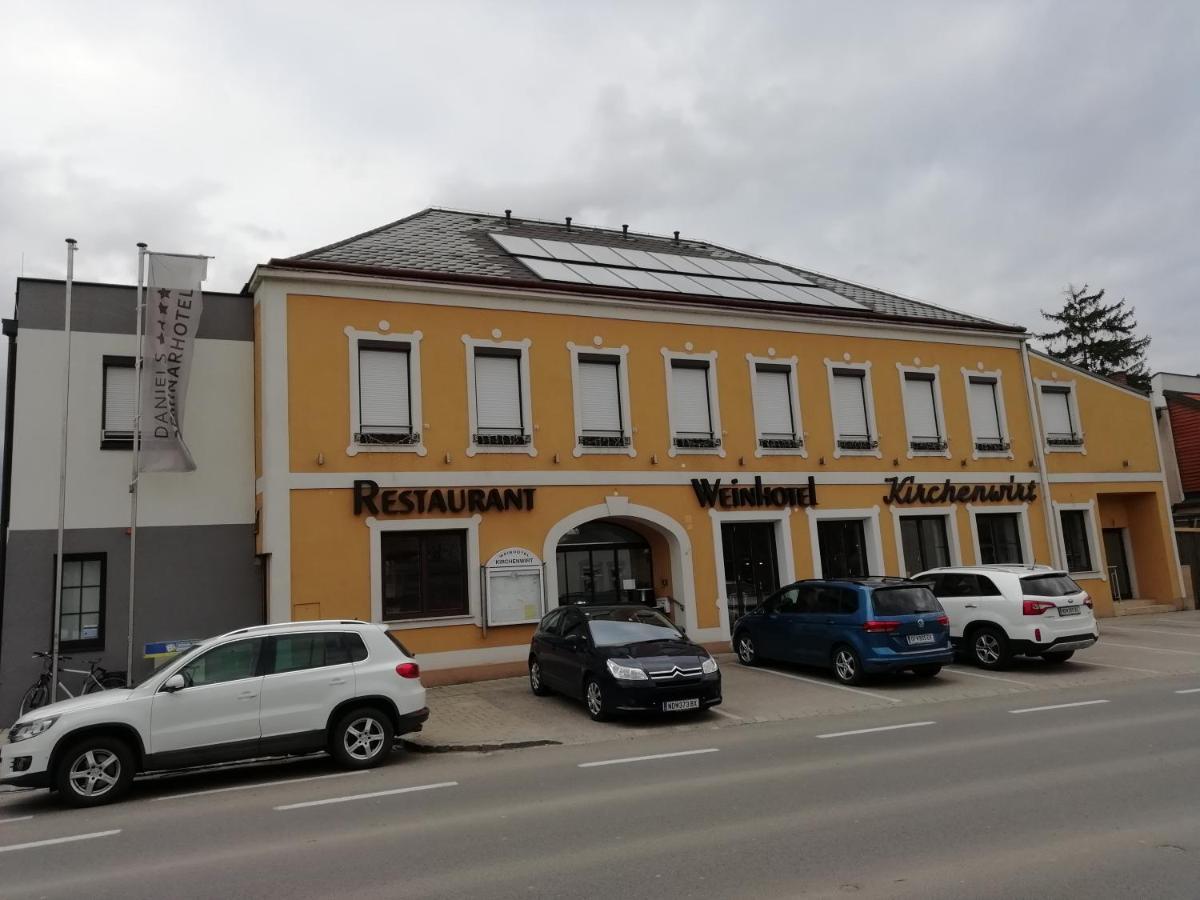 Weinhotel Kirchenwirt Gols Exterior photo